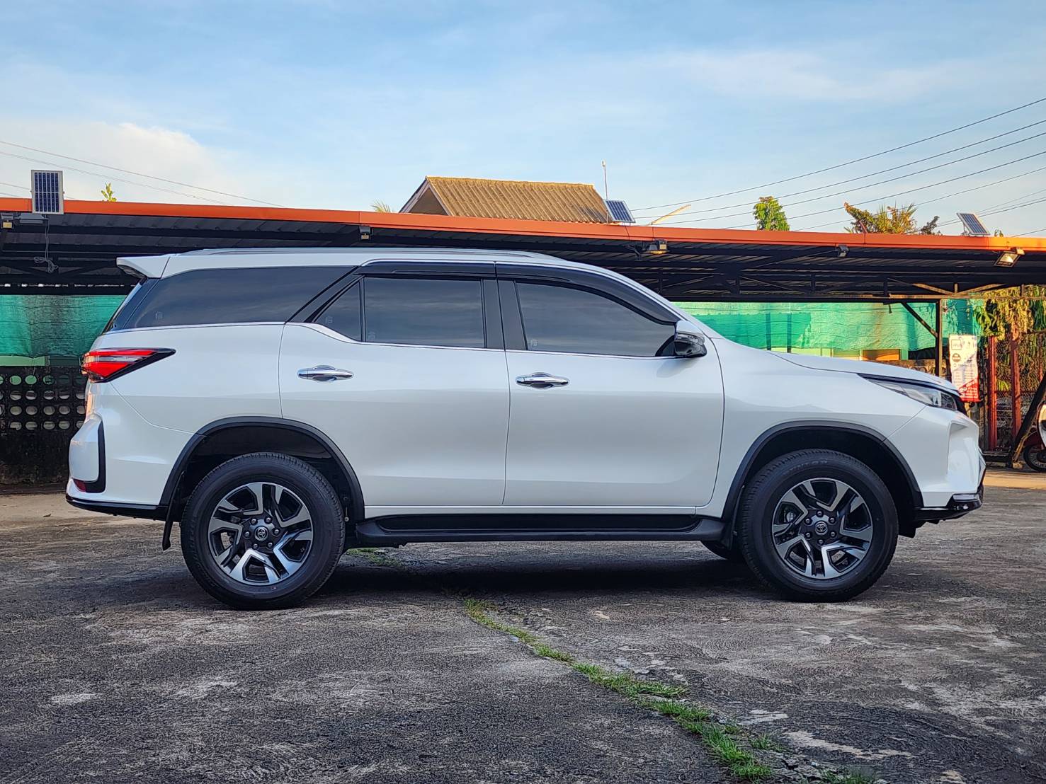 Toyota Fortuner 2.4AT 4WD