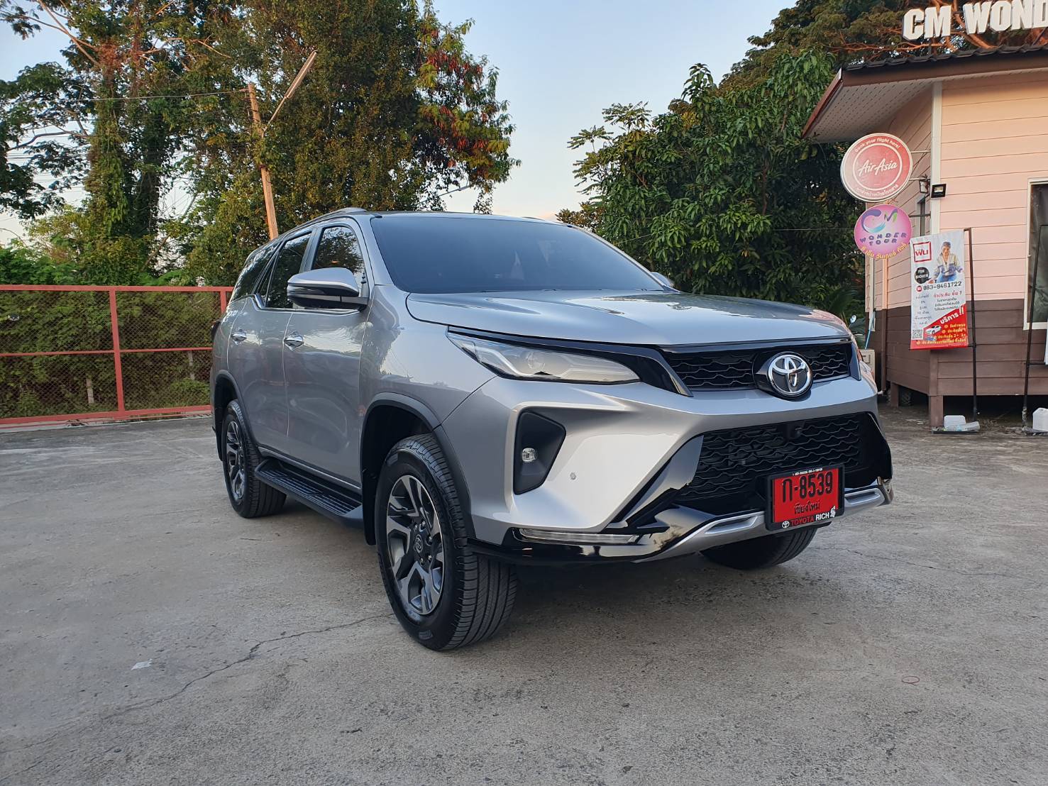 Toyota Fortuner 2.4AT 2WD